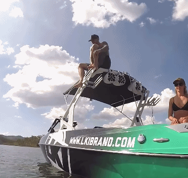  搞笑|搞笑GIF：自从有了这表情帽，妹子的幽默元素一下子得到飞跃性的提升