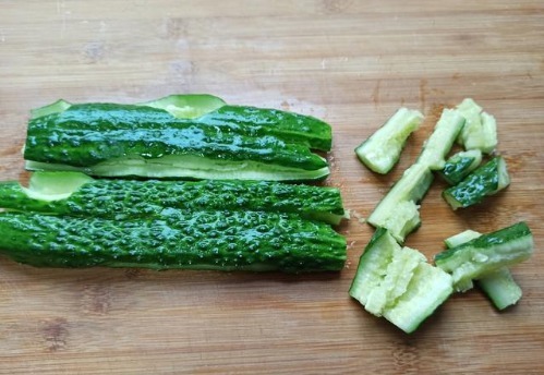 黄瓜|凉拌黄瓜料汁怎么调?多数人不懂,调味品乱放,怪不得味道不好吃