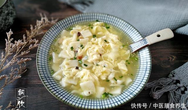 好喝|若家里只剩面粉,教你做美味热汤,每人秃噜两大碗才过瘾,特好喝