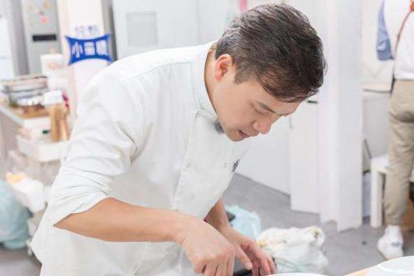  大厨|林大厨见他匆忙逃跑，连黄晓明都叫他不要吃东西，王鹤棣等不及了