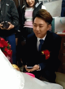 搞笑|搞笑GIF:伴娘在哪里找的真能闹