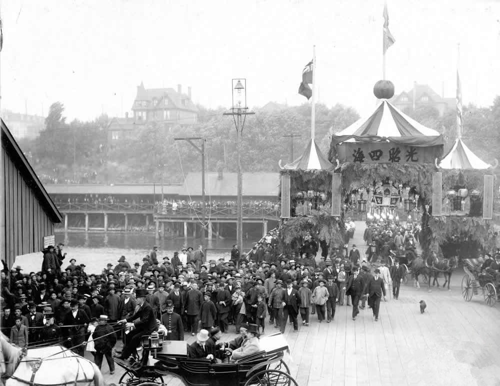 令人|李鸿章访问美国，在纽约首次看到高楼大厦，他说了一番令人心酸的话