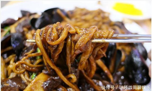 大人|自从学会做面条,连吃3天还不够,孩子大人都喜欢,一袋酱底了