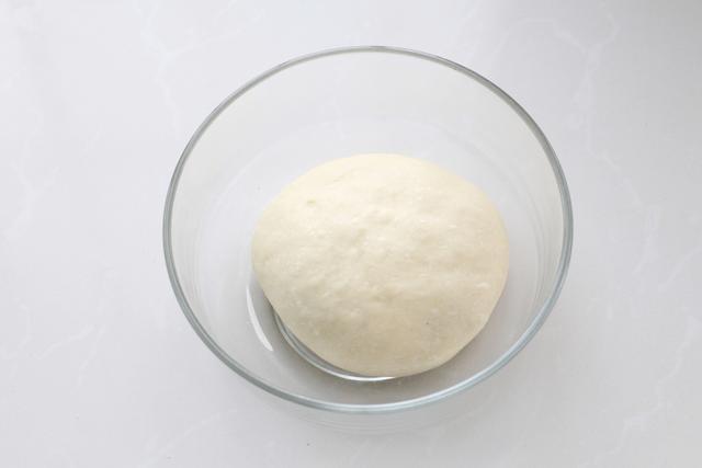  儿时|儿时最爱的蜂蜜小面包，每周都要烤上两盘，松软香甜比买的还好！