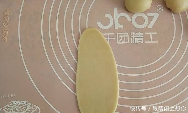  幸福|蛋黄酥，一口都是幸福！