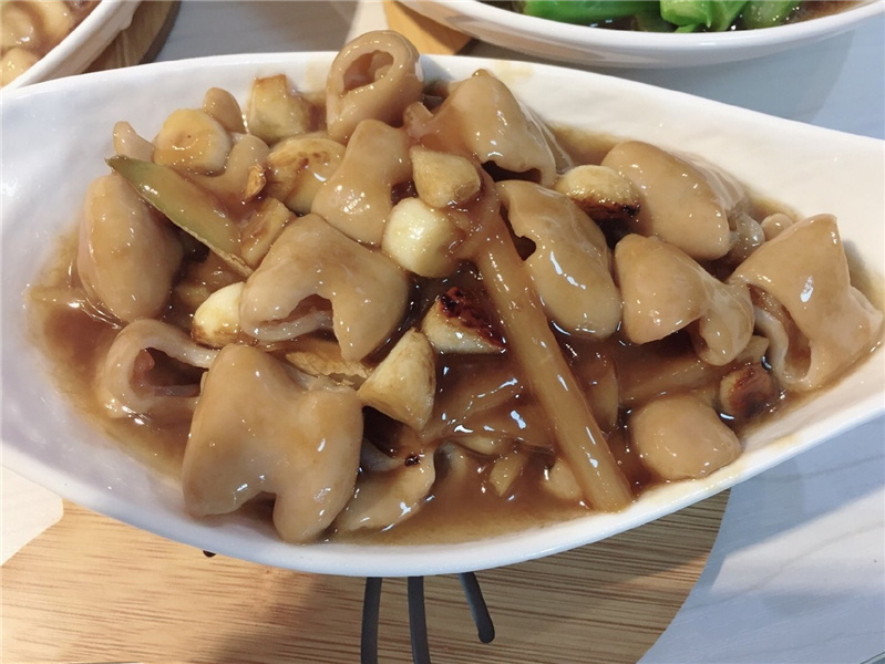  招待|放假老公陪我回娘家，老妈特意下厨招待女婿，饭后他想多住几天！