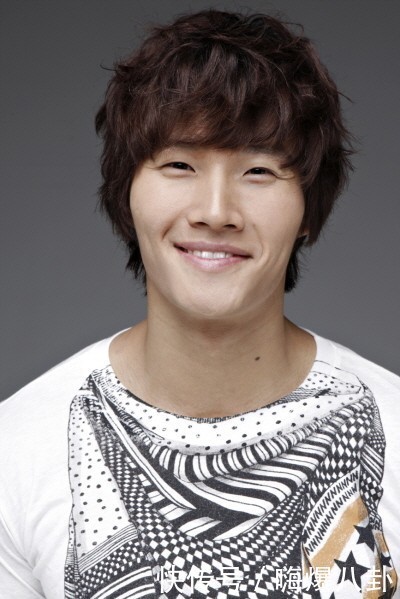 健身|金钟国真人秀中用腹肌当洗衣板,却惹来争议,观众纷纷吐槽恶心