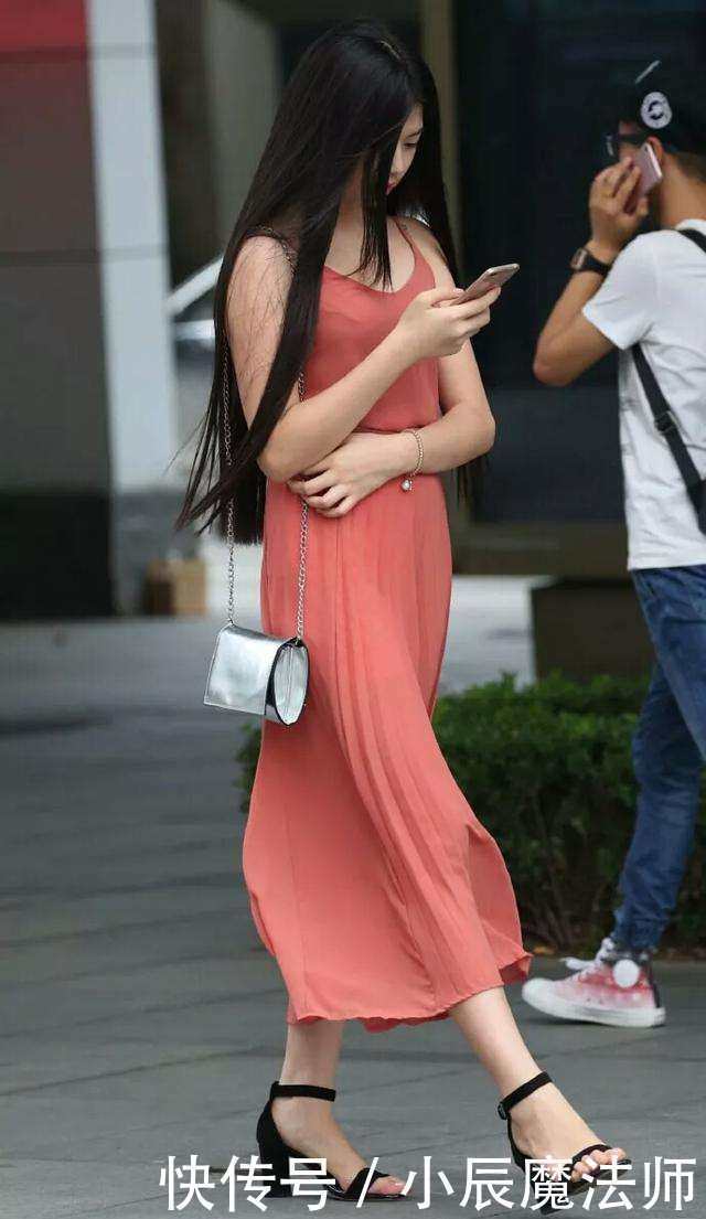 展现|美女穿搭:连衣裙舒适美观又不失时尚,让你尽情展现窈窕的好身姿