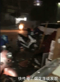  骑车|大哥，你这样骑车，看得见路吗？全凭感觉？