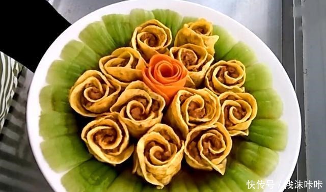 加上|过年的饭桌上一定有它,用鸡蛋和肉馅做的玫瑰肉卷,吃着嫩闻着香