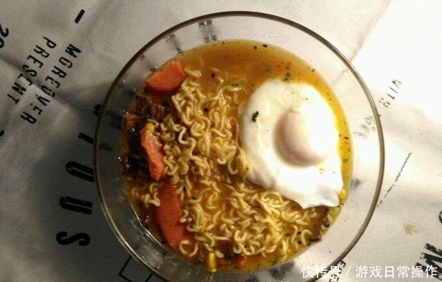  完整|水煮荷包蛋，千万不要沸水下锅，多加一步，鸡蛋完整不出沫