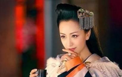 皇后|她13岁嫁皇帝,26岁竟靠抽签当上皇后,一生扶持了3位皇帝