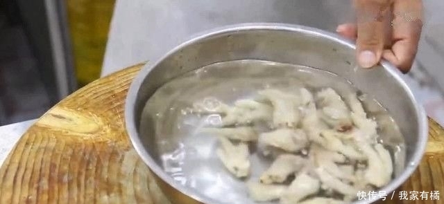  保留|泡椒凤爪，要不要焯水？技巧不保留，胶原蛋白满满，解馋又养颜