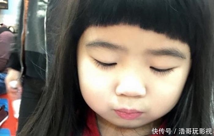 整容|参加《爸爸去哪儿》被嫌丑,今练瑜伽逆袭,曹格女儿整容式长大