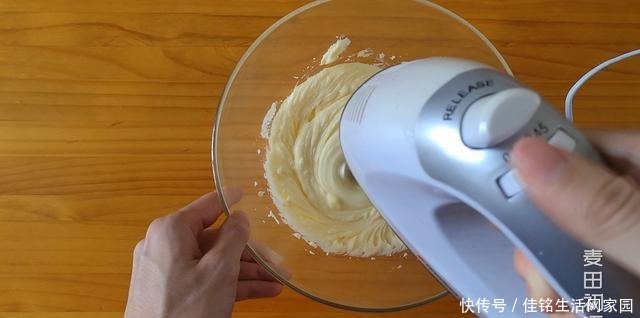 简单|超简单的巴斯克芝士蛋糕,芝士香味浓郁,口感非常细腻