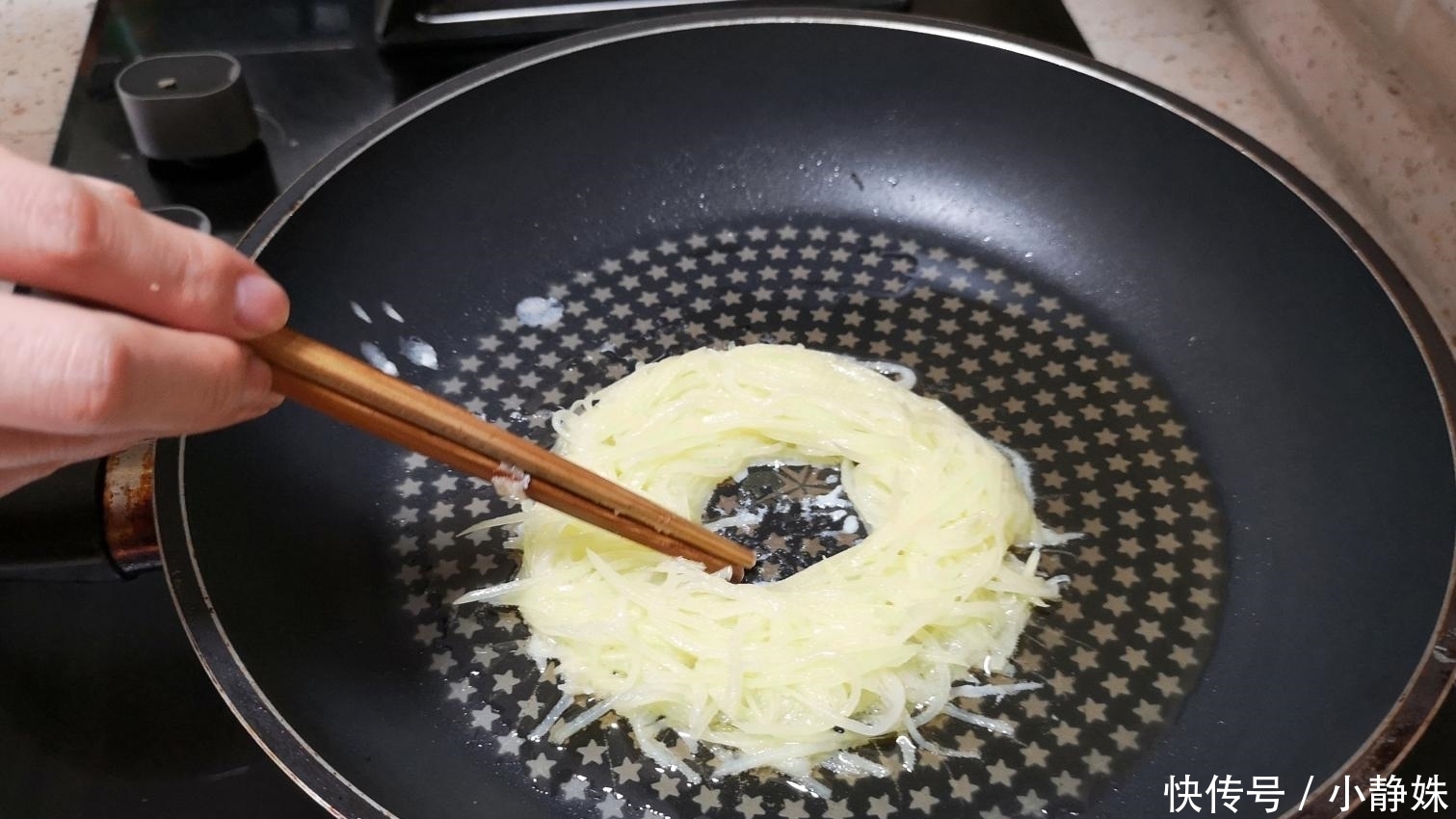  土豆|不加一滴水, 不用面粉, 教你这样做土豆鸡蛋饼, 孩子天天吵着吃