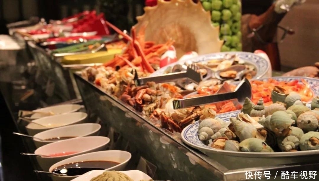 东西|日本游客来中国吃自助餐,只吃这样东西,老板笑了来送钱的吧