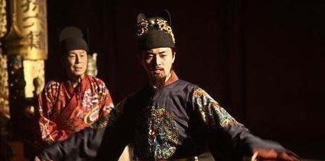 作出|为了挽救大明王朝,崇祯帝作出了许多努力,可惜越努力越悲催