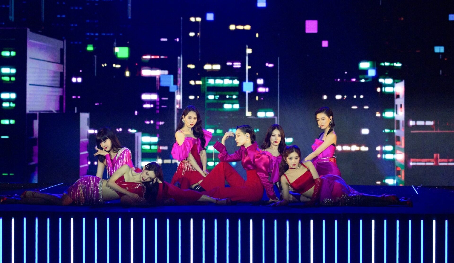  歌曲|乘风破浪：为啥慢歌《情人》能夺冠，宁静组的《莲》却遭吐槽？