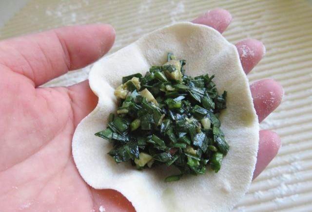 一口气|丈夫调饺子馅,韭菜里加了它,又香还不腻口,我一口气吃30个