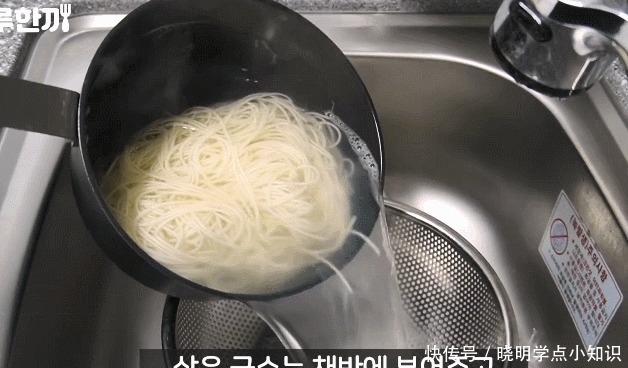 曝光|一个韩国男精英的独居生活曝光做一份蛋炒饭,6500万人围观