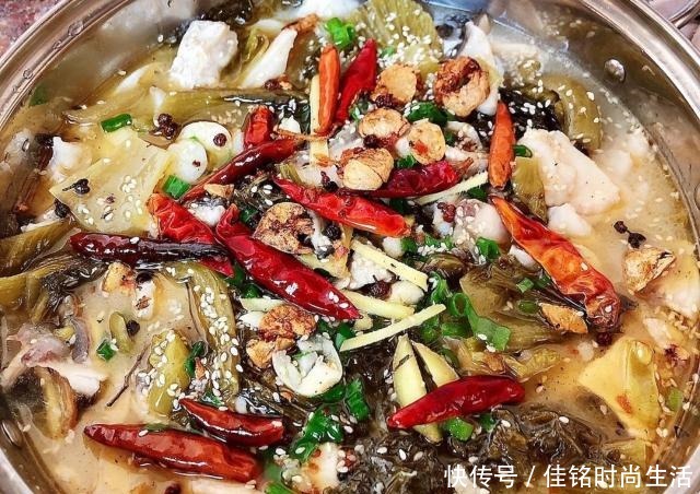 做法|不会做酸菜鱼饭店大厨教你详细做法,学会了,汤酸麻辣鱼肉鲜