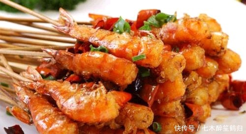 油炸|大虾新吃法,做成“串串虾”,不用煮不用烤,香辣开胃,满嘴香味