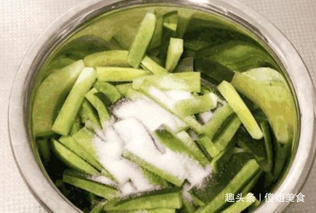  萝卜|饭店腌萝卜技巧，学会如此做，当天就能吃，简单脆爽，越吃越想吃