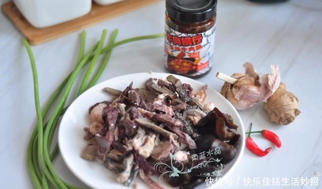 下饭|这菜太下饭了!一到天冷就想吃,一顿舍不得吃完,必须配馒头