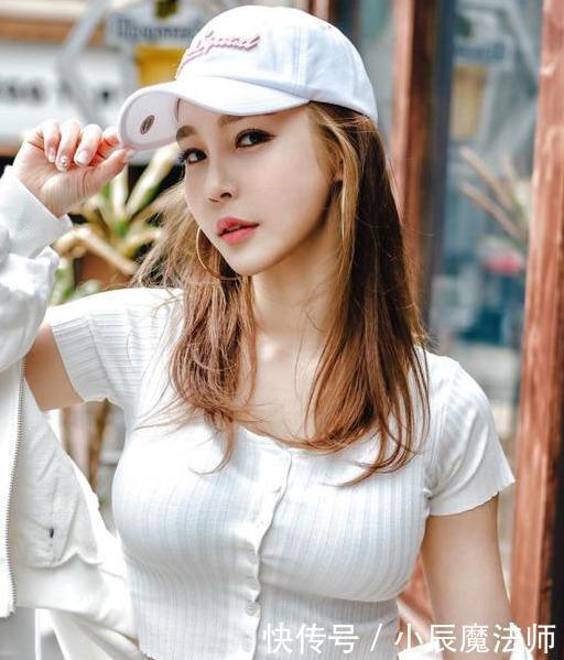 性感|小姐姐爱穿紧身牛仔裤,曲线身材令人羡慕,青春性感女神范十足!