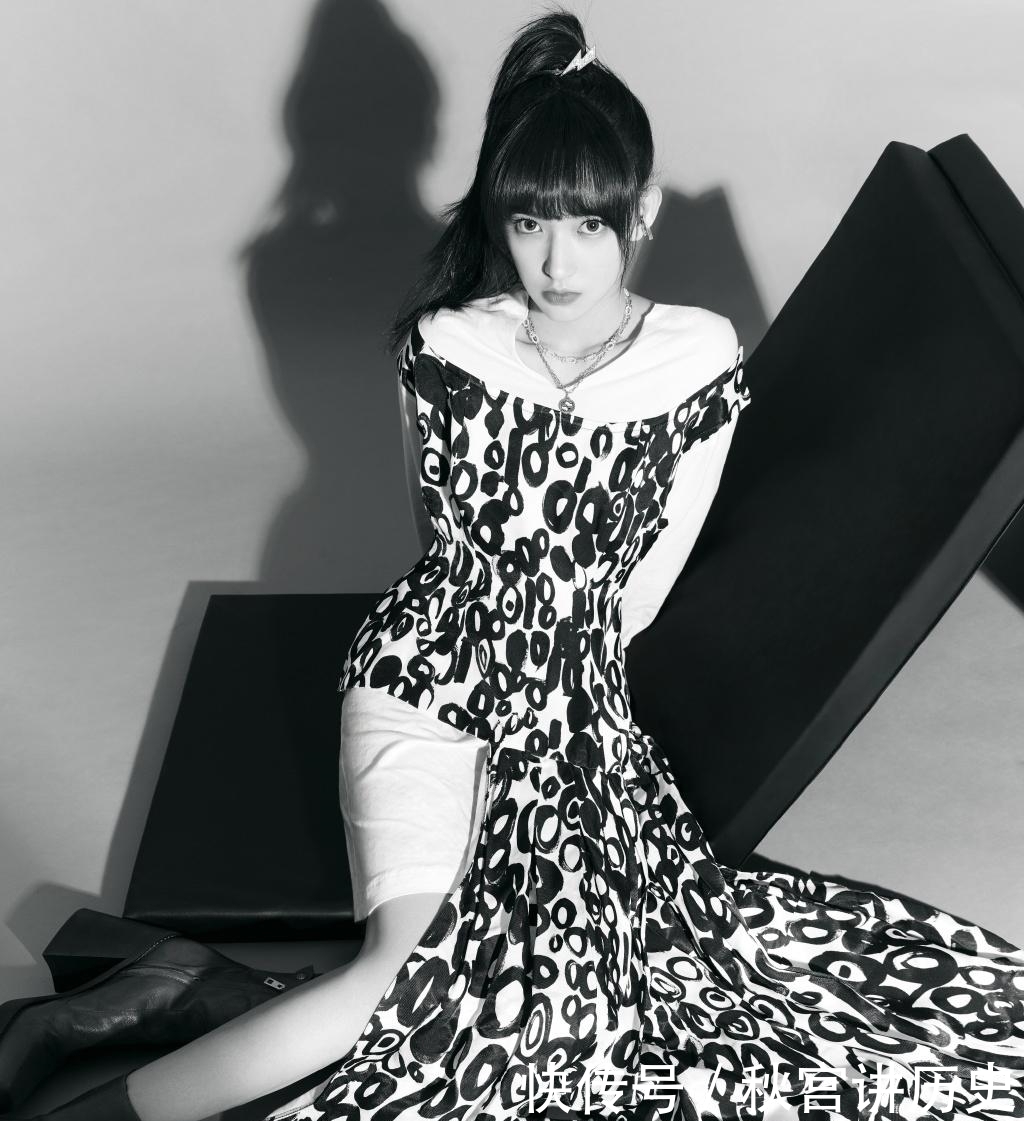 渔网|程潇曝运动写真，穿渔网背心配运动裤，活力十足散发少女感