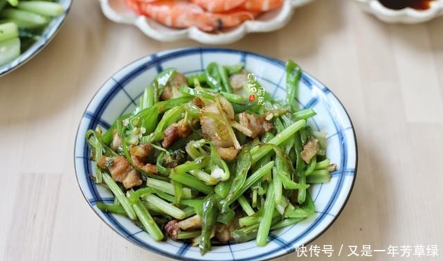 白菜苔|晒晒一线城市一家三口的晚餐,3荤1素1汤,朋友求同款邻居