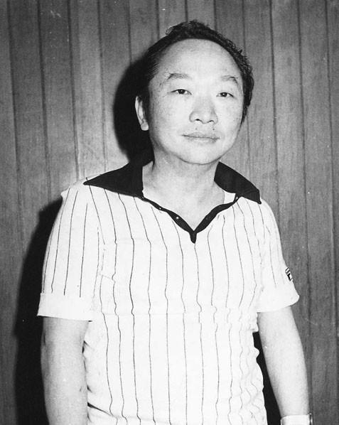  台湾|台湾古龙墓地：寒酸简陋，墓碑上4个字令人叹息