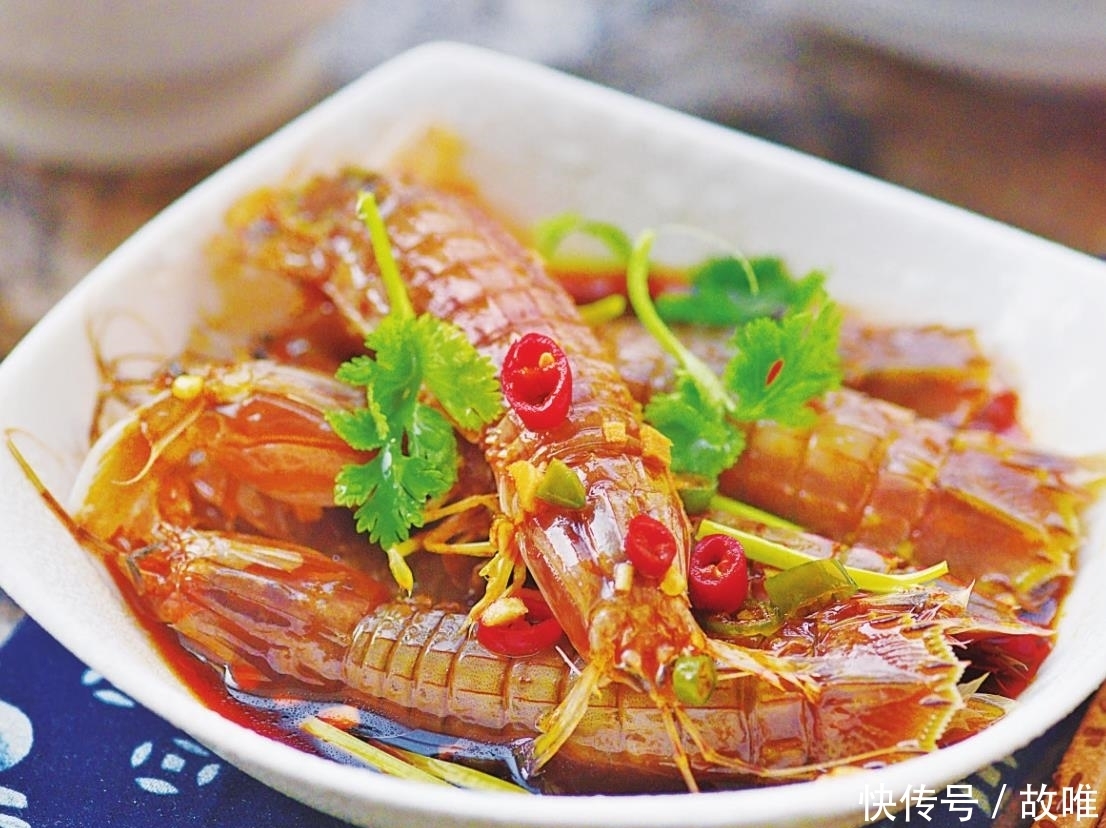 吃海鲜|吃海鲜正当时，教你虾虎新做法，不煮不蒸，鲜辣入味，好吃到吮指