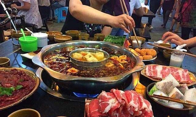 服务员|吃火锅时,专调这3种蘸料的人,服务员一看就是资深吃货