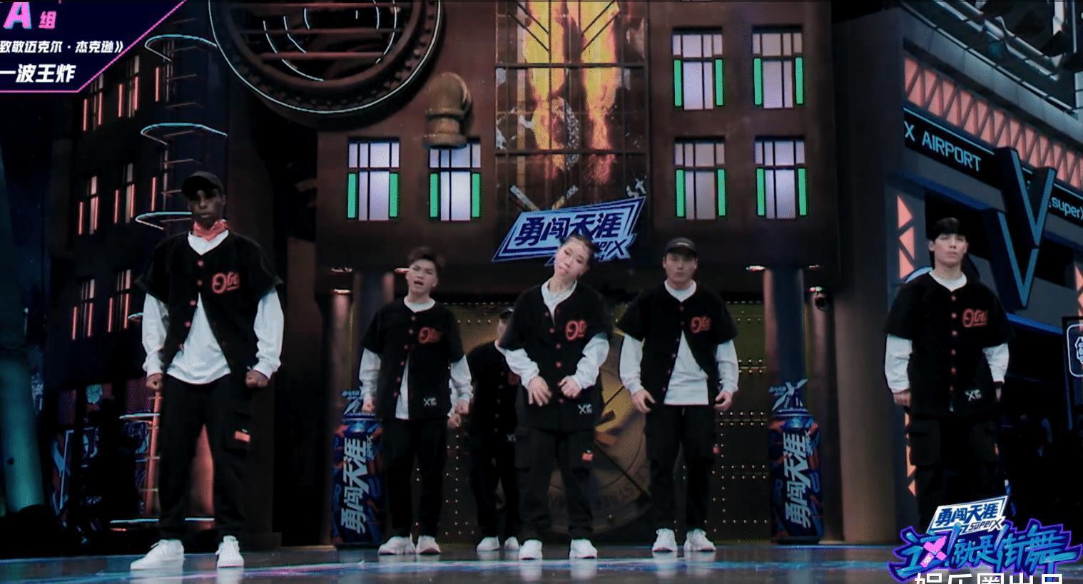 大饼|王一博冠军气势下滑,大饼输给小鸡并不意外,布布早已给出暗示