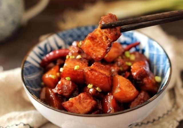  看着|红烧肉最好吃的做法，肥而不腻，入口即化，看着就流口水