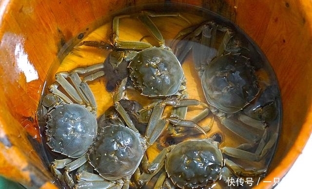 中秋|螃蟹鲜美又不掉腿的窍门你会吗,比清蒸还要实用,中秋家宴少不了