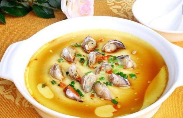 柔滑|蛤蜊蒸蛋,蛤肉是美味的,蒸蛋是柔滑的,充满色香味