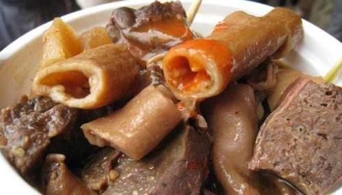 老奶奶|80岁奶奶卖“大乱炖”,15元1份,吃过的都说好,来晚就怕吃不到