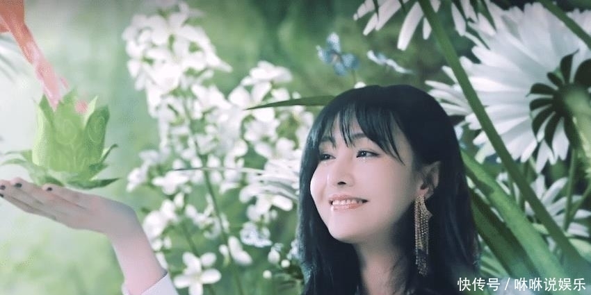 表情|郑爽减肥不吃荤菜,自己开小灶炒青菜,当她装盘时谭松韵表情亮了