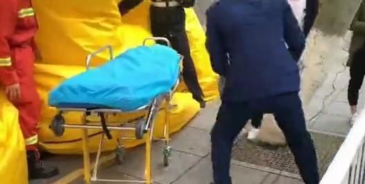 当场|纵身一跃，女子跳楼当场昏迷不醒，前男友闹矛盾了，她还割过腕