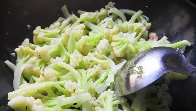 不加|干煸花菜不加肉,加入这个佐料入味下饭,好吃不长肉,10分钟搞定