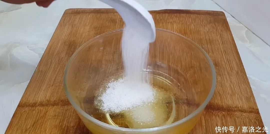 面包|2个鸡蛋,1碗面,不用蒸不用烙,比面包松软香甜,吃过就念念不忘