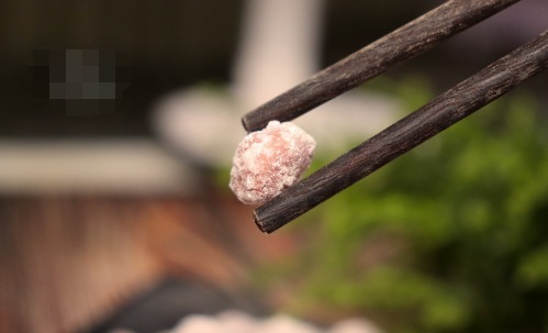 吃法|天冷花生米别再油炸了，教你一个新吃法，10分钟出锅，好吃嘎嘣脆