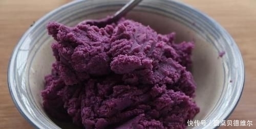 好吃|面粉特别的创意做法,加2个紫薯,比包子馒头都好吃,酥得直掉渣