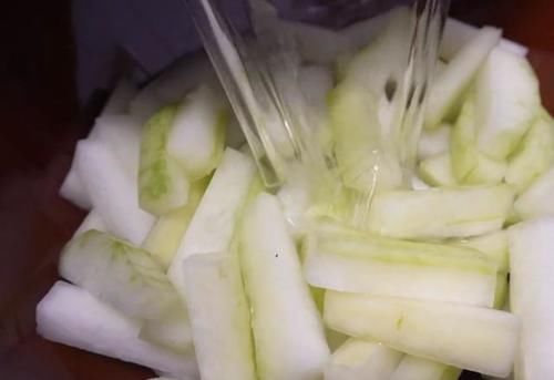 冬瓜|自制冬瓜糖,直接当零食也能做糕点,做法详细,几分钟就看懂