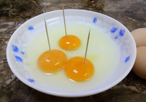  果鸡蛋|鸡蛋上插几根牙签，这个用途太厉害了，知道的人并不多