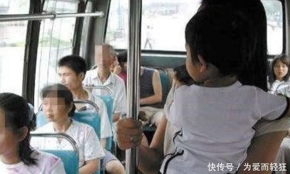 拉屎|六岁孩子在公交车上拉屎,被全车人怒骂。母亲一句话所有人沉默…