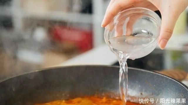 TUT|恐怖故事!网购了全国的酸汤,每天都忍不住多吃一碗饭TUT